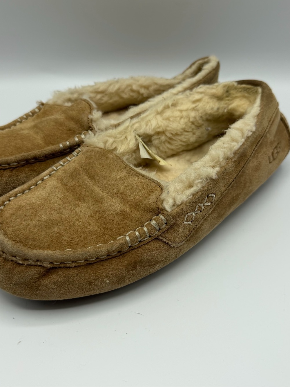 UGG Ansley Slippers Women’s Size 8 Chestnut Brown Suede Shearling Moccasins